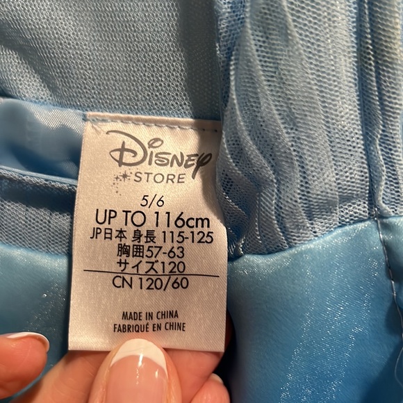 Cinderella dress from Disney store size 5/6 excellent used condition - Picture 7 of 12